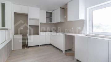 House 3 Bedrooms in Couto de Baixo e Couto de Cima