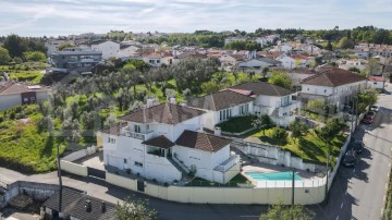 House 5 Bedrooms in Viseu