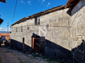 House 3 Bedrooms in Ruivães e Campos