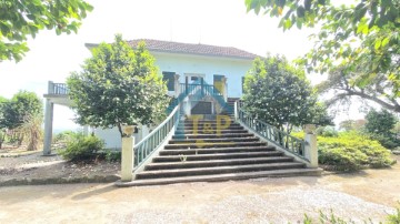 Casas rústicas 5 Habitaciones en Castêlo da Maia