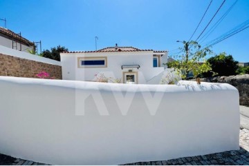 House 2 Bedrooms in Amoreira