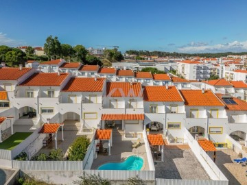 House 4 Bedrooms in Nazaré