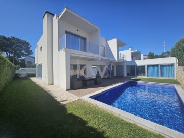 Maison 4 Chambres à Charneca de Caparica e Sobreda