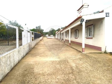Maisons de campagne 2 Chambres à N.S. da Vila, N.S. do Bispo e Silveiras