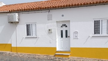 House 2 Bedrooms in Baleizão
