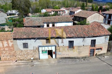 House 8 Bedrooms in Lugán