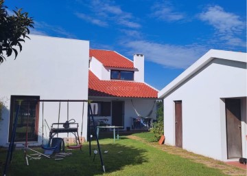 House 3 Bedrooms in Cacia