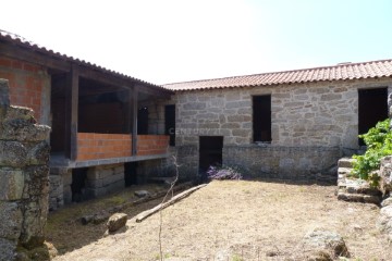 Maison 3 Chambres à Sobradelo da Goma