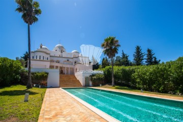 House 5 Bedrooms in Lagoa e Carvoeiro