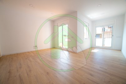 Apartment 4 Bedrooms in Plaça Catalunya - Vinyets