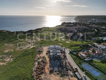 House 4 Bedrooms in São Gonçalo de Lagos