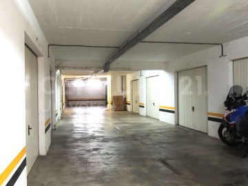 Garage in São Gonçalo de Lagos