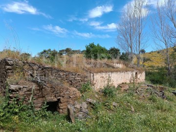 Moradia 5 Quartos em Santa Clara-a-Nova e Gomes Aires