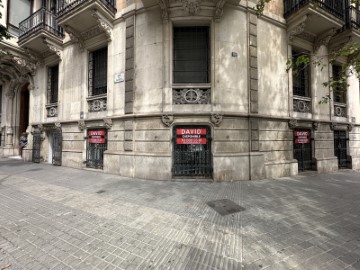 Locaux commerciaux à Eixample