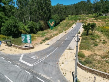 Terreno em Fornelos e Queijada