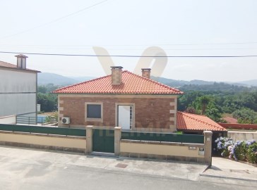 House 3 Bedrooms in Arcozelo