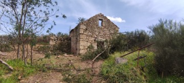 Quintas e casas rústicas  em Figueiró da Serra e Freixo da Serra