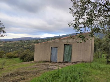 Quintas e casas rústicas  em Figueiró da Serra e Freixo da Serra
