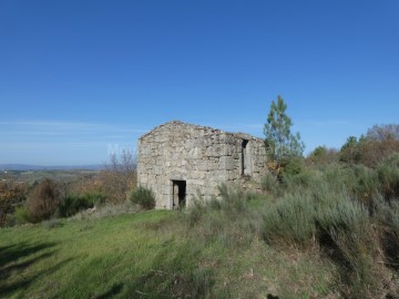 Quintas e casas rústicas  em Linhares