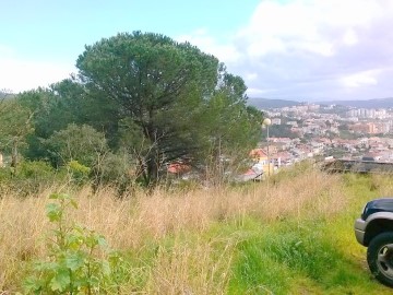 Land in Santo António dos Olivais