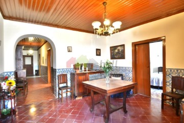 House 4 Bedrooms in Cabeça Gorda