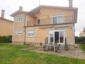 House 5 Bedrooms in Guillar (San Martiño)