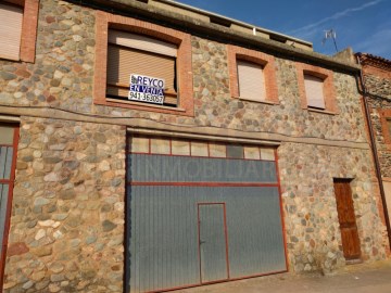 House 4 Bedrooms in Badarán