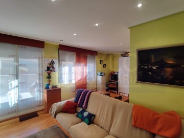 Apartment 3 Bedrooms in Cascajos - Piqueras