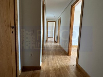Apartment 3 Bedrooms in Castañares de Rioja