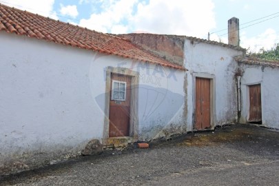 House 2 Bedrooms in Olho Marinho
