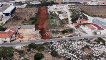 Land in Almargem do Bispo, Pêro Pinheiro e Montelavar