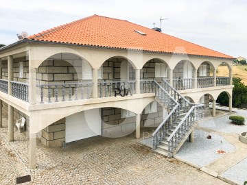 Quintas e casas rústicas 4 Quartos em Juncais, Vila Ruiva e Vila Soeiro do Chão