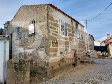 Quintas e casas rústicas 2 Quartos em Juncais, Vila Ruiva e Vila Soeiro do Chão