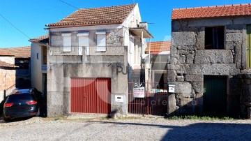 Maison 2 Chambres à Santiago de Cassurrães e Póvoa de Cervães