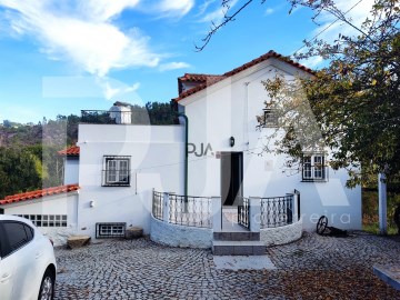 House 5 Bedrooms in Castelo de Penalva