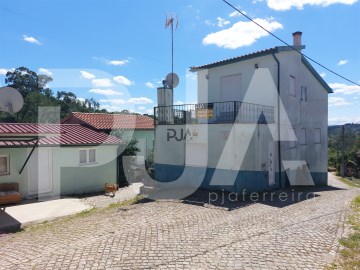 House 3 Bedrooms in Pindo