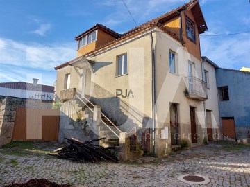 Quintas e casas rústicas  em Vila Cova do Covelo/Mareco