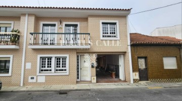 House 4 Bedrooms in Ovar, S.João, Arada e S.Vicente de Pereira Jusã