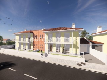 House 4 Bedrooms in Marinha Grande