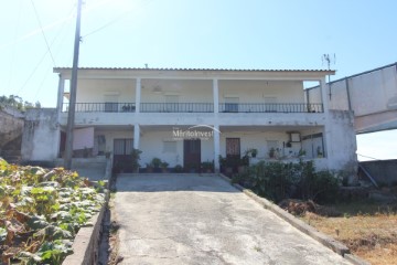 House 3 Bedrooms in Gamil e Midões