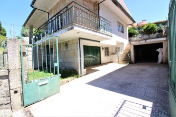 Maison 5 Chambres à Nogueira, Fraião e Lamaçães