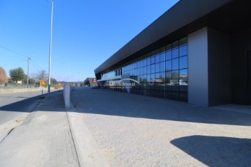 Industrial building / warehouse in Manhente
