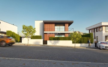 House 4 Bedrooms in Prazins Santo Tirso e Corvite