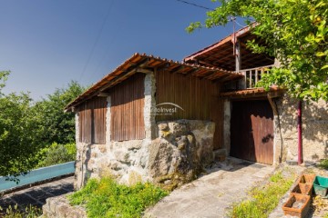 Maisons de campagne 4 Chambres à Selho São Lourenço e Gominhães