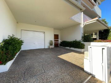 House 3 Bedrooms in Creixomil