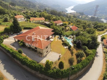 House 3 Bedrooms in Ventosa e Cova