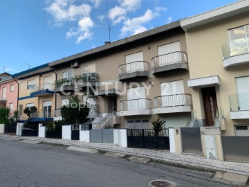 Duplex 5 Quartos em Nogueira, Fraião e Lamaçães