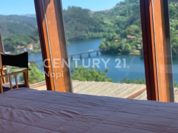 House 3 Bedrooms in Rio Caldo