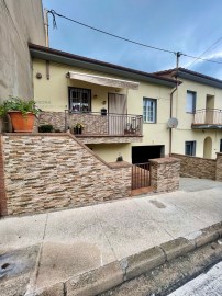 House 3 Bedrooms in Olot