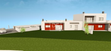 House 4 Bedrooms in Leiria, Pousos, Barreira e Cortes